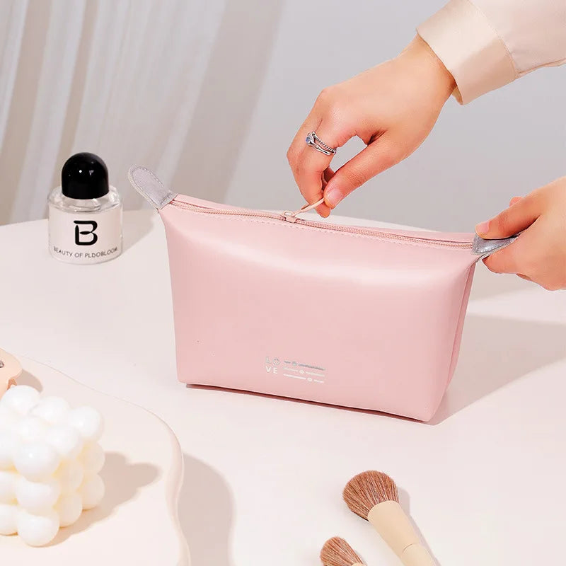 A Traveling Toiletry Makeup Organizer Large Capacity PU Leather Dumplings Cosmetic Bag Waterproof Tophandle Washing Storage Bags Qme