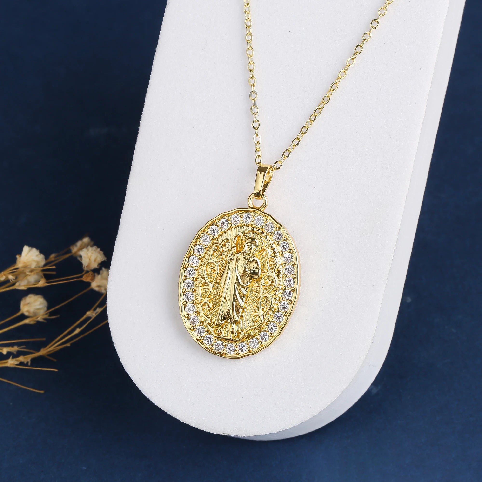 Hot Sale High Quality Gold Plated Religious St. Jude Madonna Pendant Necklace For Men Women Shiny Zirconia Party Luxury Jewelry Qme 4