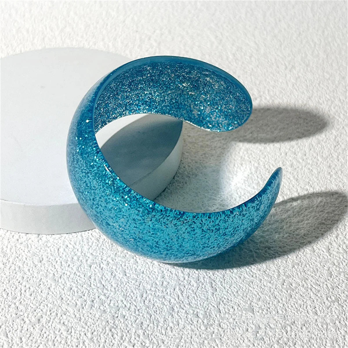 Fashion Y2k Irregular Shiny Glittering Twisted Round Green Blue Resin Bangle Summer Decoration Bracelet for Women Girl Gifts Qme kongqielan