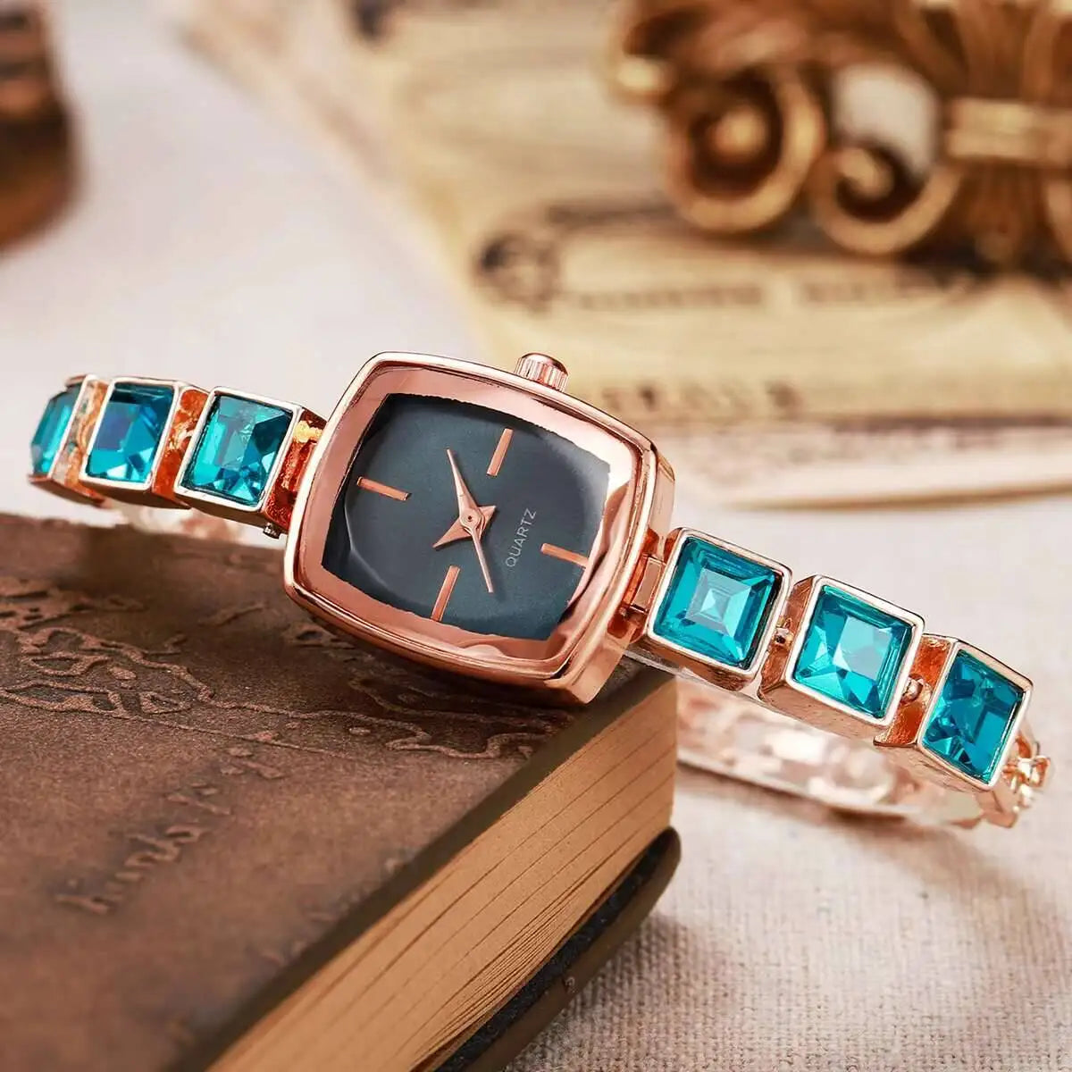 Moda praça feminina relógio de quartzo luxo strass pulseira relógio de pulso para senhoras reloj mujer Qme