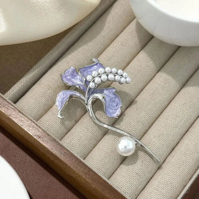 Fashion Pretty Enamel Imitate Pearl Flower Brooches For Women Lily Flowers Plants Brooch Pins Party Jewelry Accessories Gifts Qme Purple