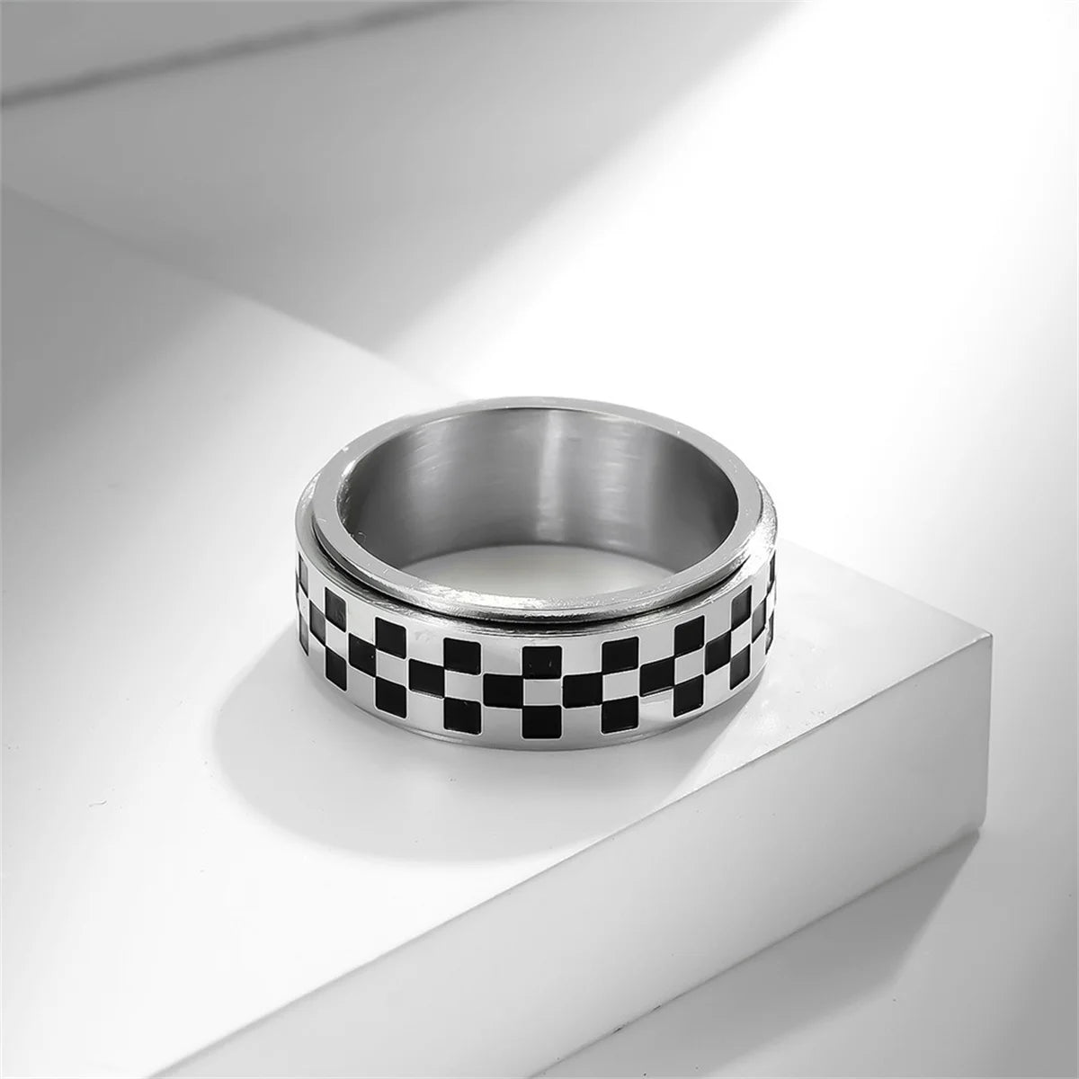 Cross-Border E-Commerce New Product Racing Racing Flag Go Chess Board Black and White Grids Stainless Steel Rotating Ring Qme