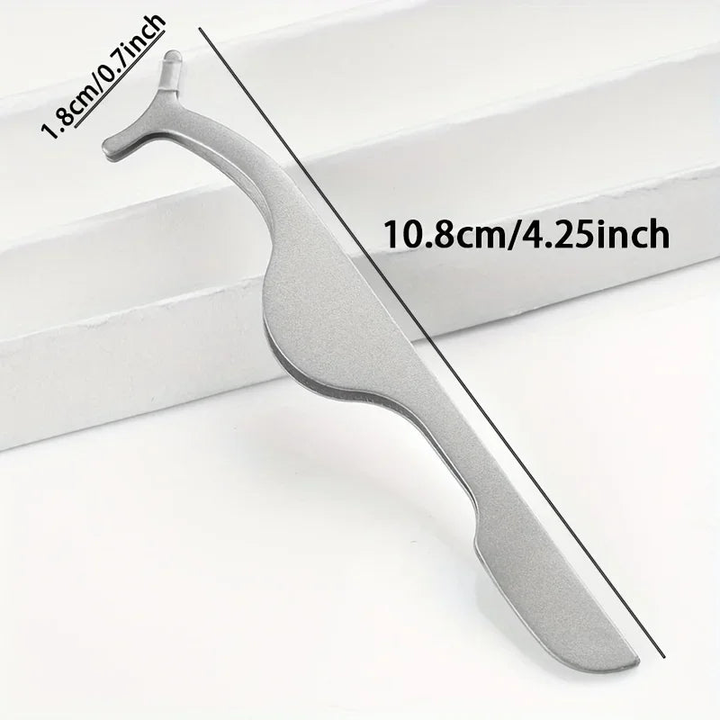 5pcs Lipstick applicator, artificial eyelash adhesive forceps, eyelash curler, eyebrow clip, eyebrow comb Qme
