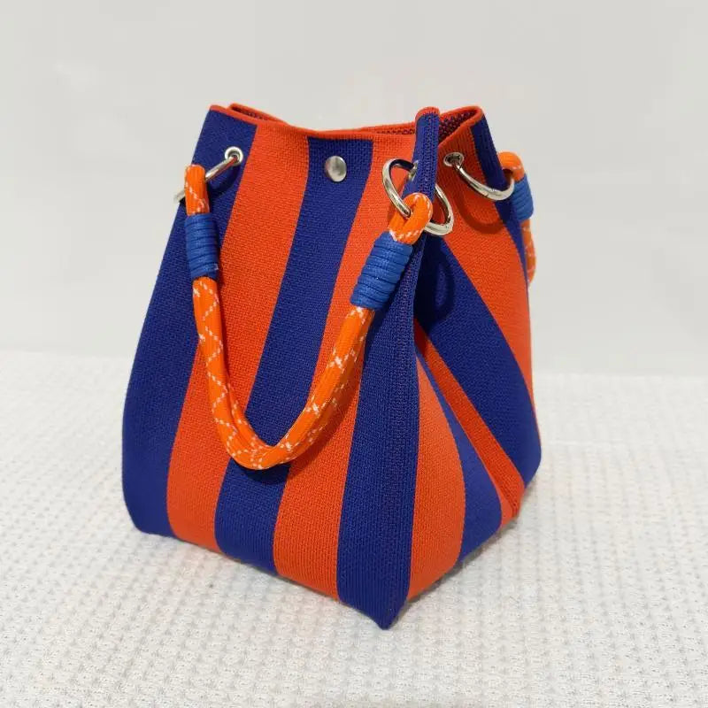Multi-color Knitted Retro Bucket Handbag Is Simple And Color-blocked Versatile And Easy To Carry With You Qme A1 one size