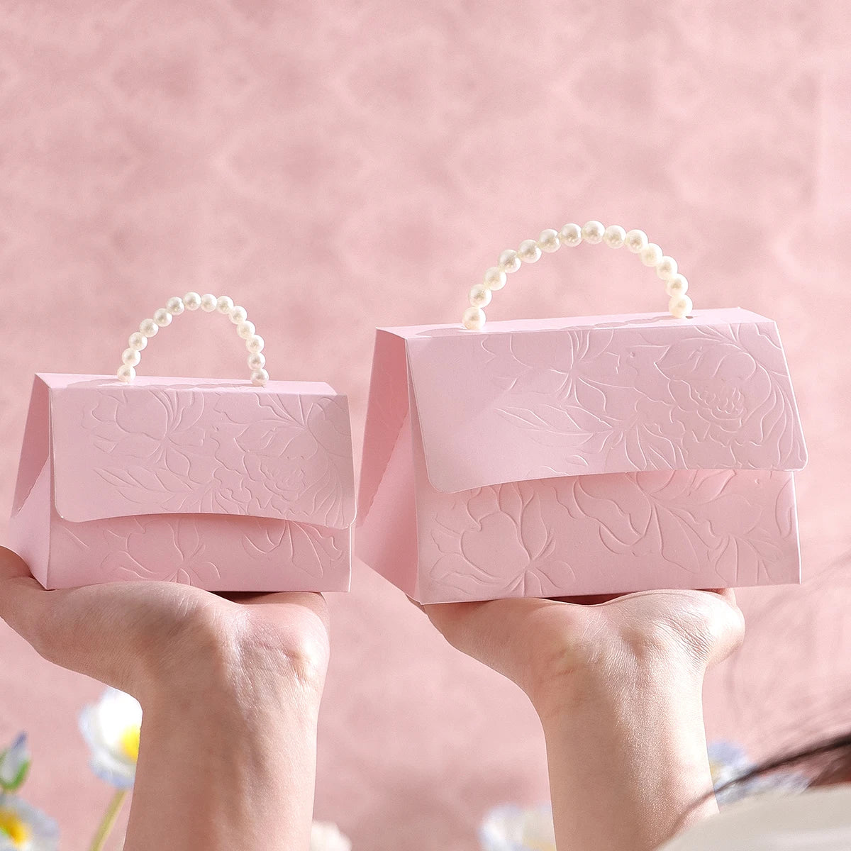 Set of 5 Luxurious Wedding Mini Gift Boxes with Letterpress Floral Design and Simulated Pearl Handles, Elegant Gift Boxes for Us Qme