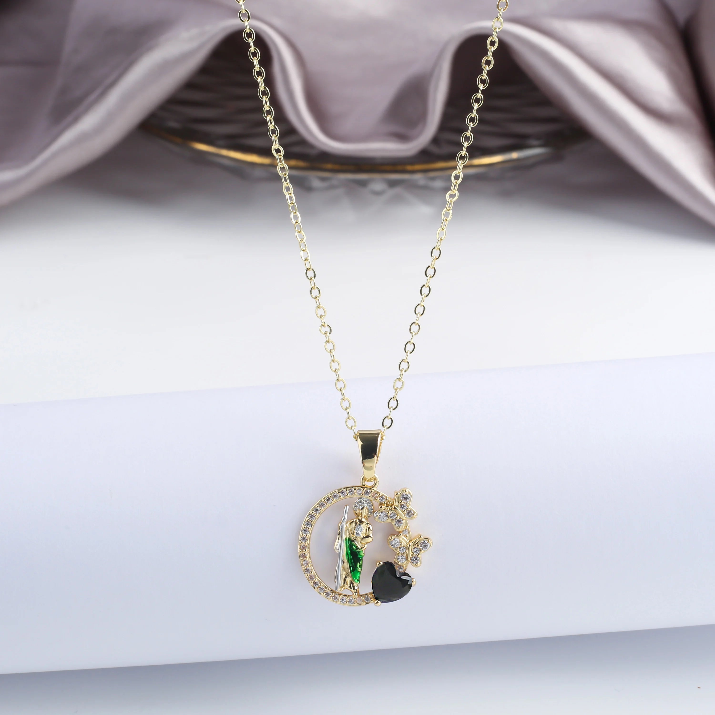 INS Hot Sale Shiny Zirconia St. Jude Pendant Necklace Fashion Woman Religious Jewelry Choker Exquisite for Party Jewelry Gift Qme 6