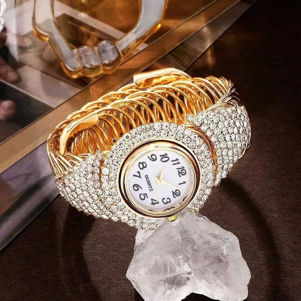 2026 Fashion Versatile Women's Watch Full Diamond Fashion Women's Watch Versatile Casual Women's Quartz Bracelet Watch Qme