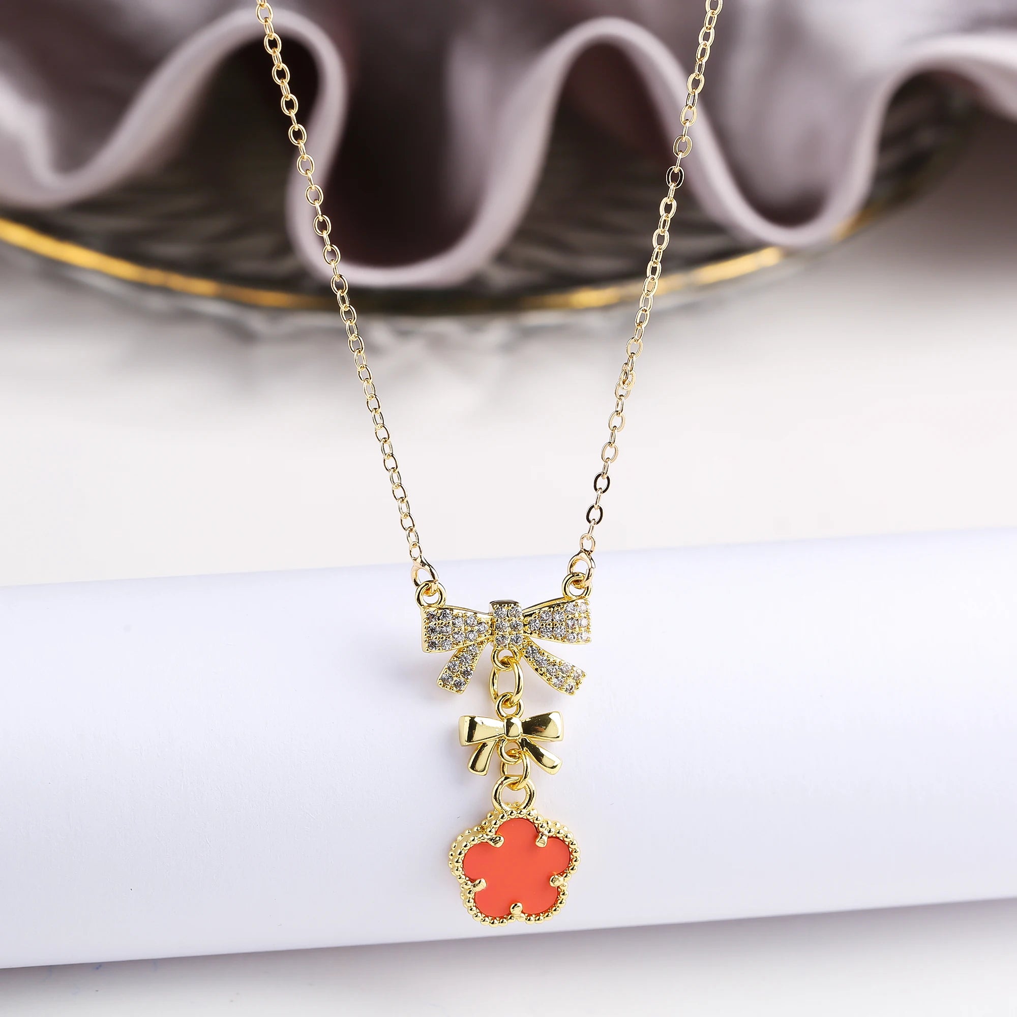 10 Color Natural Stone Five Leaf Flower Pendant Fashion Zirconia Bowknot Choker Chain Classic for Woman Brand Jewelry Clover Qme Pink