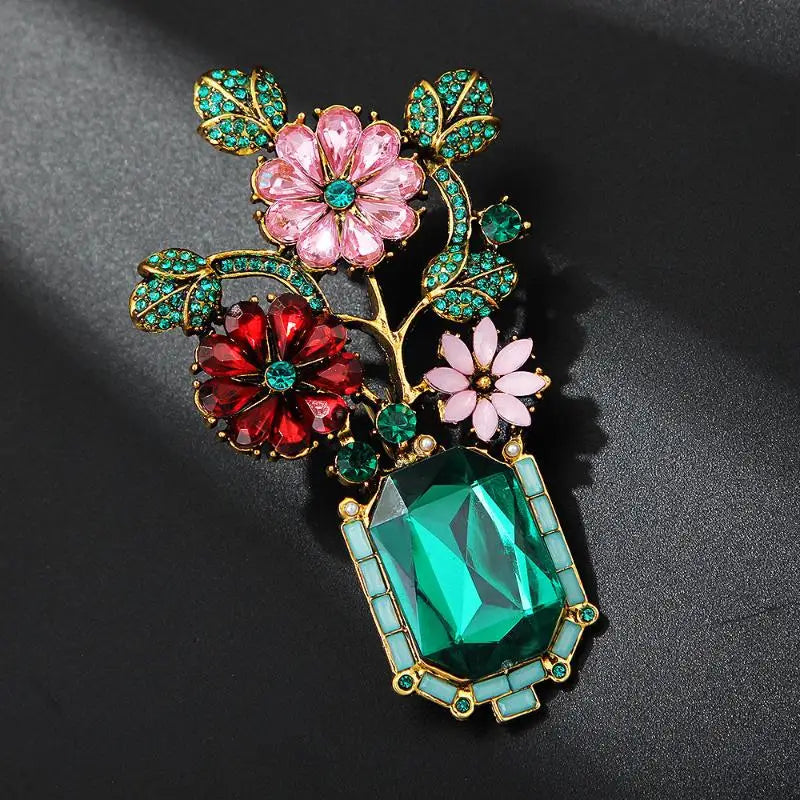 Vintage Emerald Crystal Flower Vase Brooch Shiny Rhinestone Decor Anti-Fade Lapel Pin Gift for Women Friend Qme