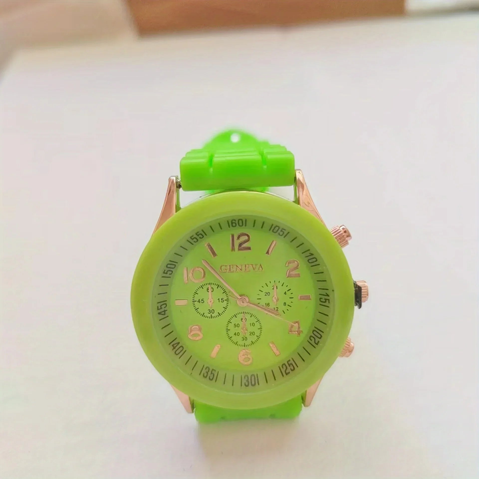 Stylish Round Pointer Quartz Watch, Triple Dial Silicone Watchband Sports Wristwatch For Women And Men, Ideal choice for Gifts Qme fluorescent green