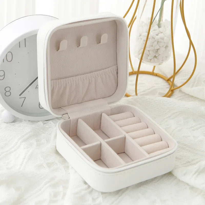 1pcs Single Layer Square Storage Box Ladies Travel Leather Jewelry Box Classic Various Colors Storage Box Qme White