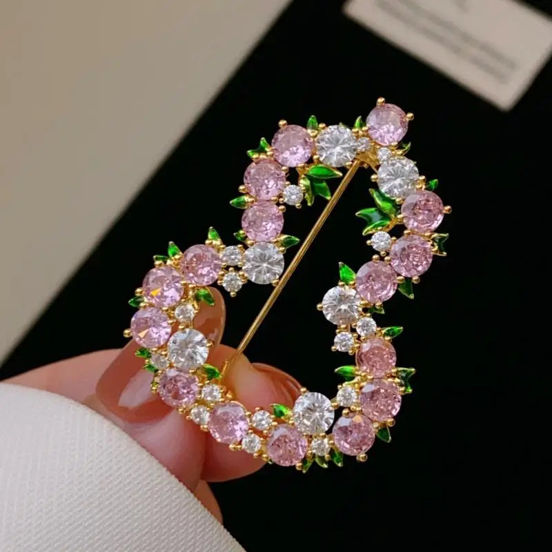 Fashion Pink Rhinestone Lucky Gourd Shaped Brooches For Women Clothing Accessory Crystal Openwork Gourd Brooch Pin Party Jewelry Qme
