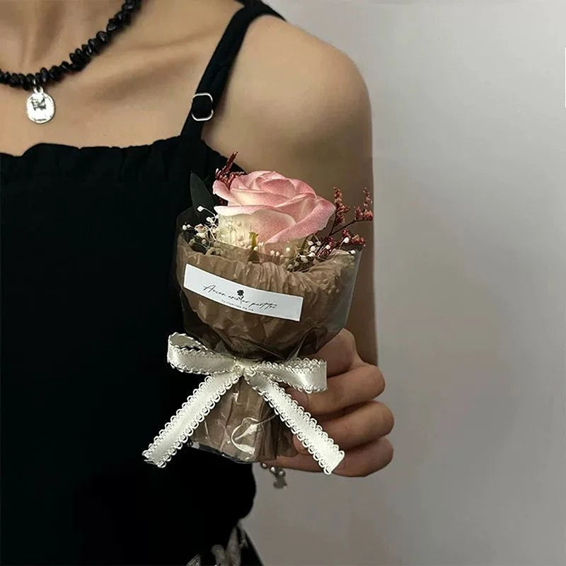 Mini Pocket-meeting Small Bouquet Rose Sunflower Eternal Flower Qme