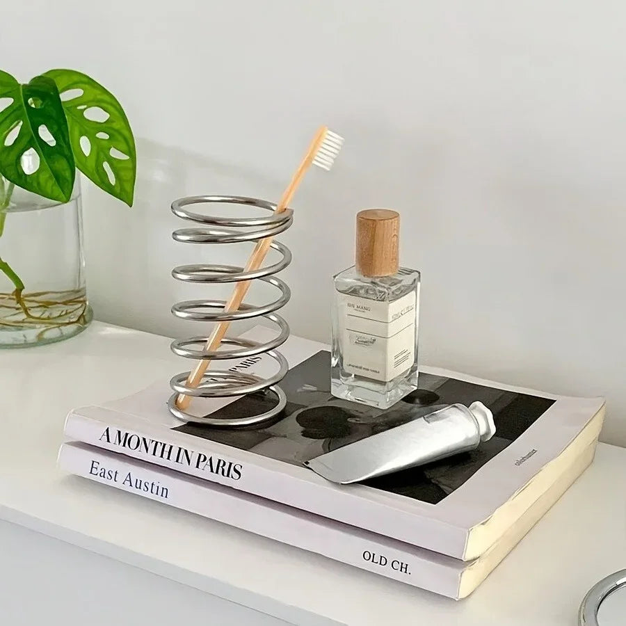 Wrought Iron Toothbrush Holder, Modern Circular Design, Floor Mount Bathroom Accessory, Dustproof Makeup Brush Qme