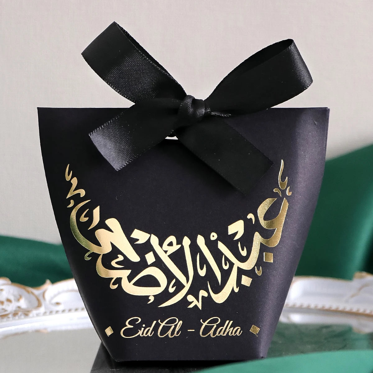 A Set of 10 Small and Exquisite Eid Candy Boxes, Featuring White, Black, and Green as the Main Colors, Adorned with Beautiful Golden Moon Patterns and Ribbons, Are the Perfect Choice for Celebrating the Eid Al-Adha Qme Black-Black-10Pcs Other Other