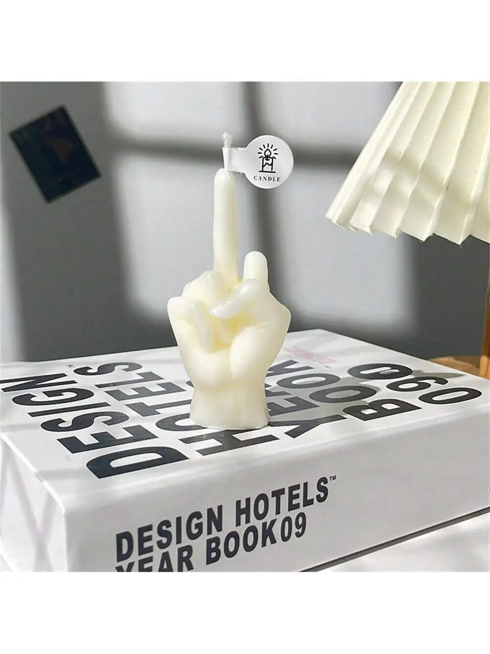 Nordic Vertical Middle Finger Shaped Candle Creative Funny Qme white