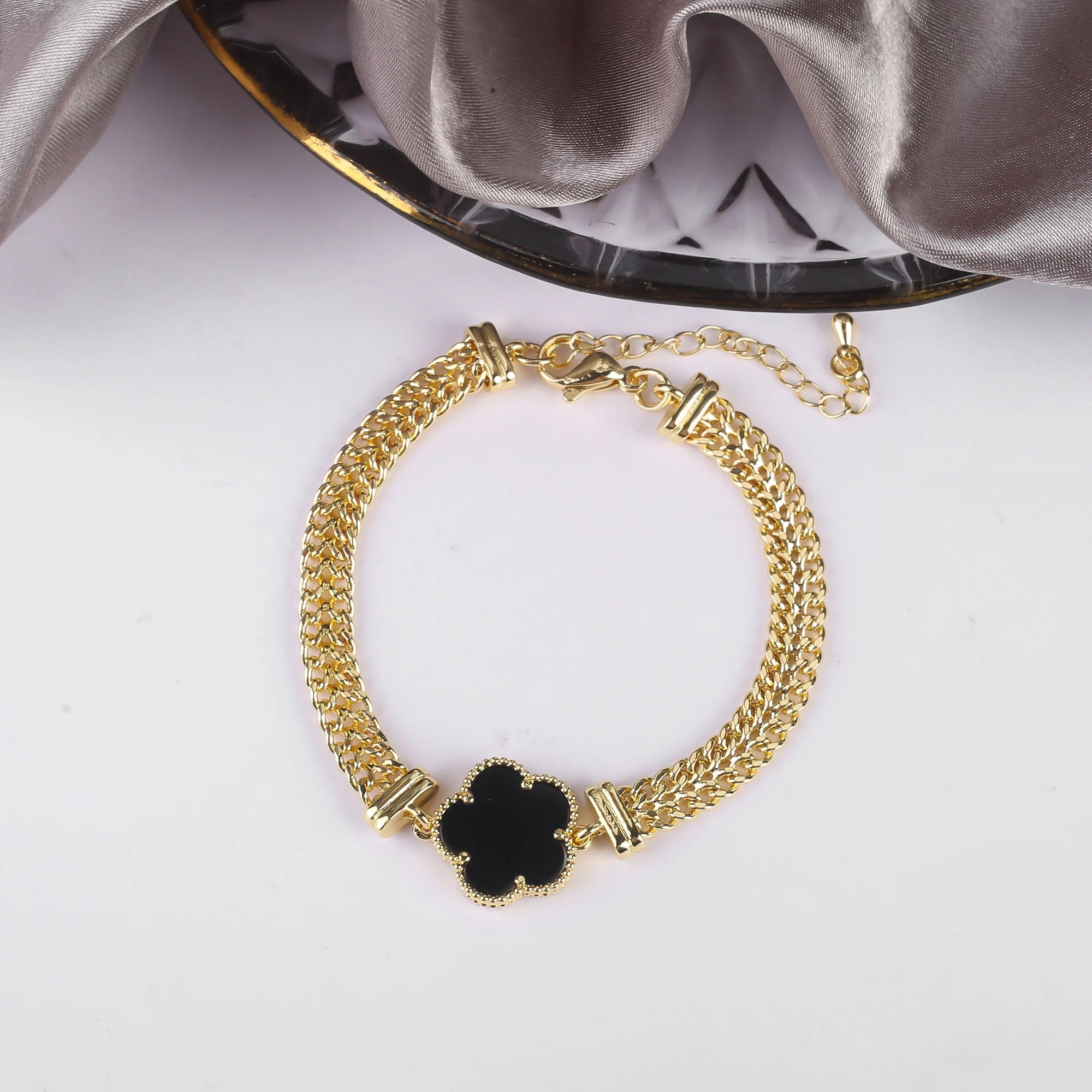 New Popular 15mm Natural Stone Five-Leaf Flower Adjustable Bracelet Classic Simple Woman Flower Jewelry Bracelet Free Shipping Qme Black