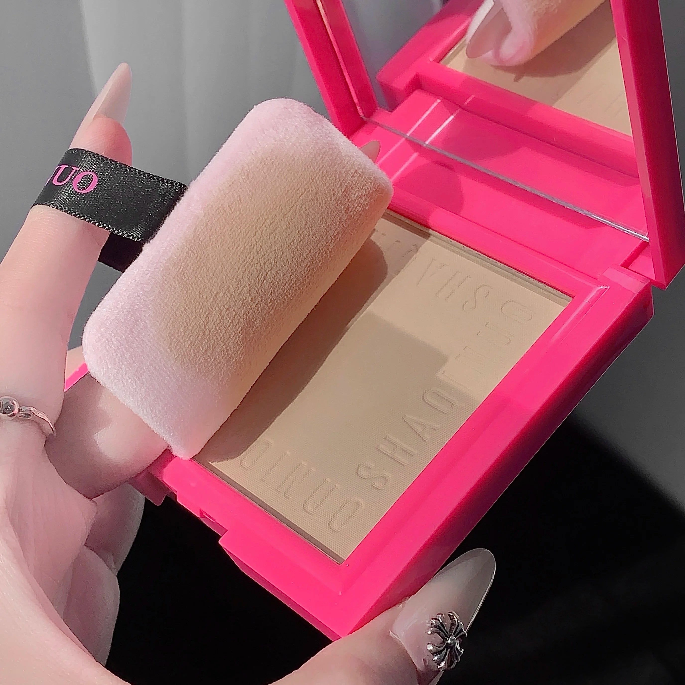 SHAQINUO Mattifying Compact Powder Large Capacity 12H Long Last Oil Qme