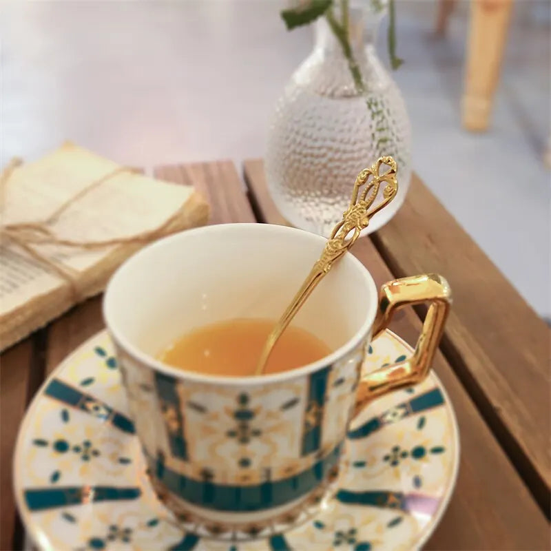 2pcs Vintage Spoons Fork Set Stainless Steel for Coffee Tea Snacks Fruit Dessert Kitchen Tools Teaspoon Coffee Accessories Gold Qme