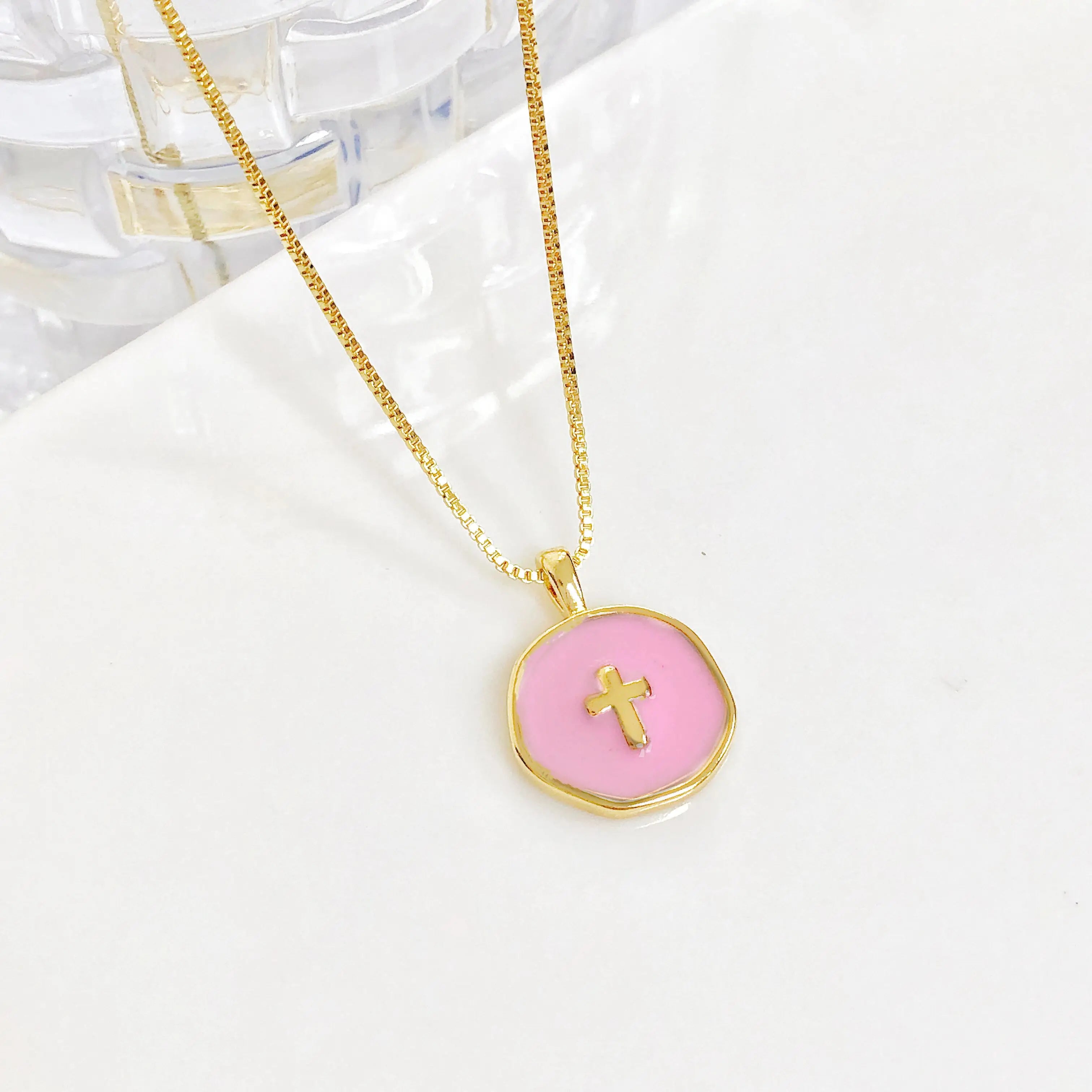 Simple Enamel Art Round Shape Cross Pendant Necklace Fashion for Men Women Daily Party Religious Jewelry Wedding Female Gift Qme 5