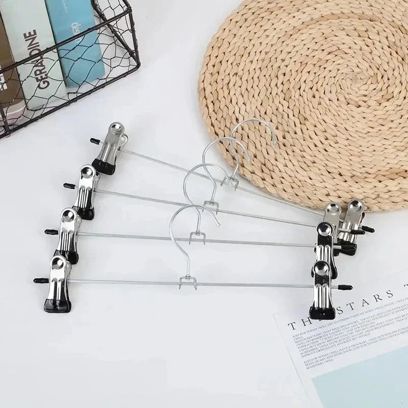 5pcs Metal Windproof Hanger for Clothes Home Pants Coat Non-slip Drying Hangers with Adjustable Clips Closets Storage Racks ﻿ Qme