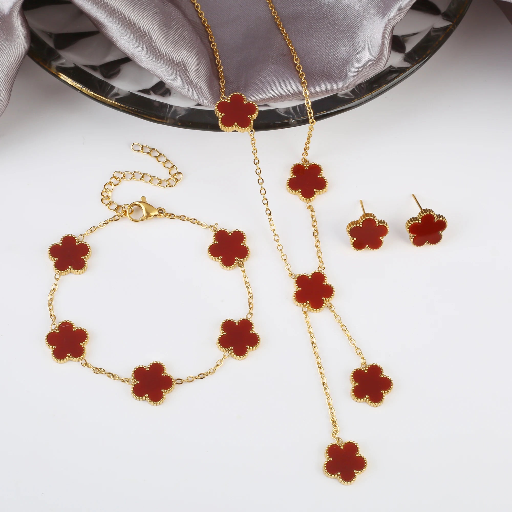 Classic Stainless Steel Five Leaf Flower Set Bracelet Necklace Earrings Luxury for Woman Party Daily Wear Jewelry Free Shipping Qme Red Set