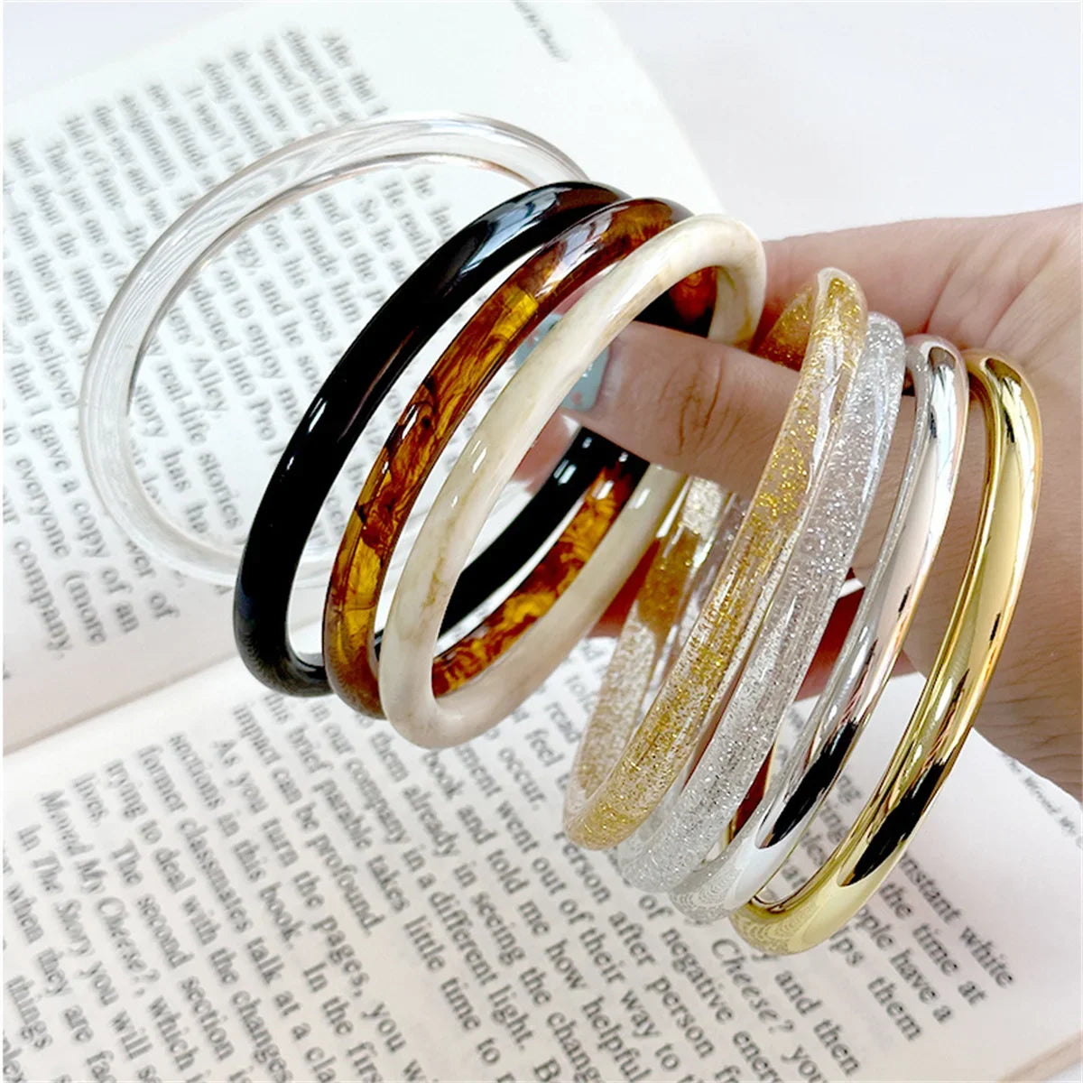 Colorful Fine Acrylic Resin Geometric Round Thin Bracelet Vintage Transparent Shiny Geometry Round Bangle For Women Jewelry Girl Qme