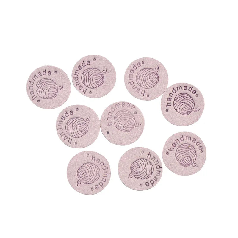20Pcs 2.5cm Letter Embossed PU Leather Round Labels For Garments Bag Handmade Accessories Sewing Clothes Tags DIY Crafts c4011 Qme 15-20Pcs