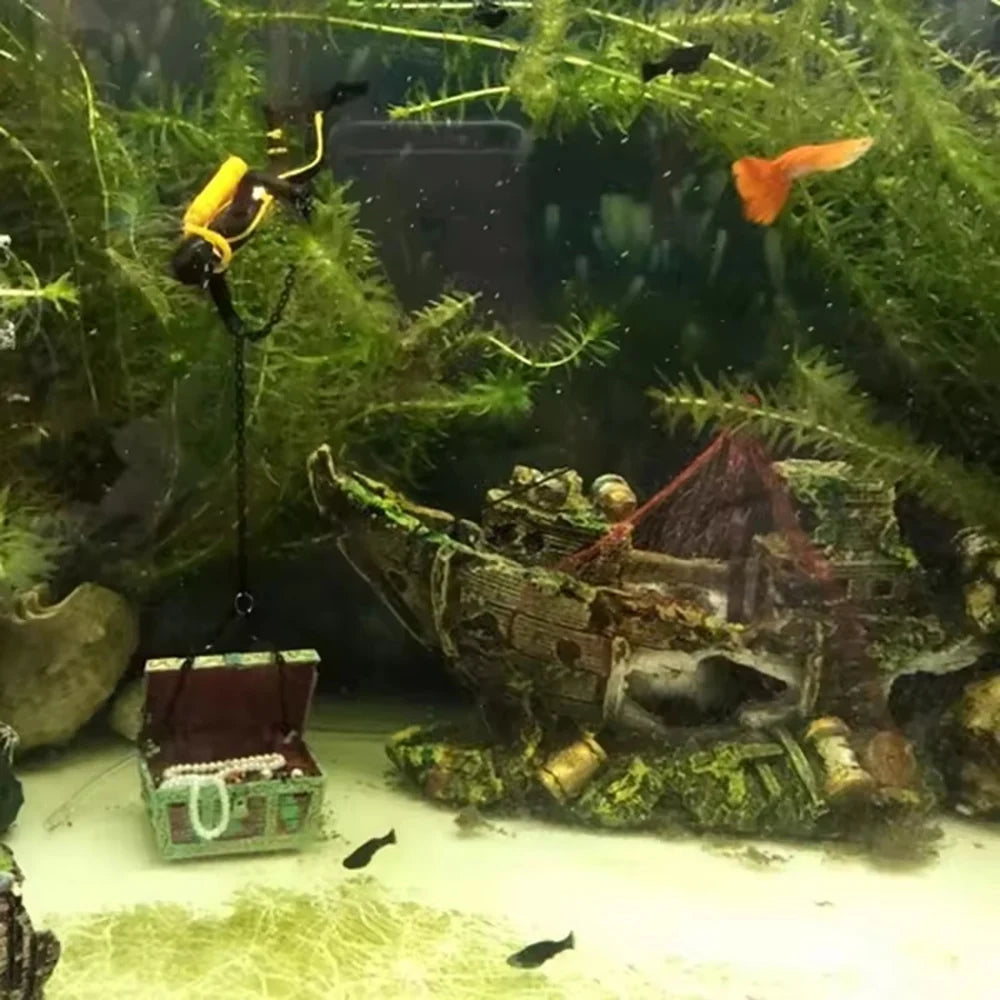 Random Style Fish Tank Shipwreck Pirate Ship Ornament Simulation Underwater World Fish Tank Landscape Ornament Resin Decoration Qme