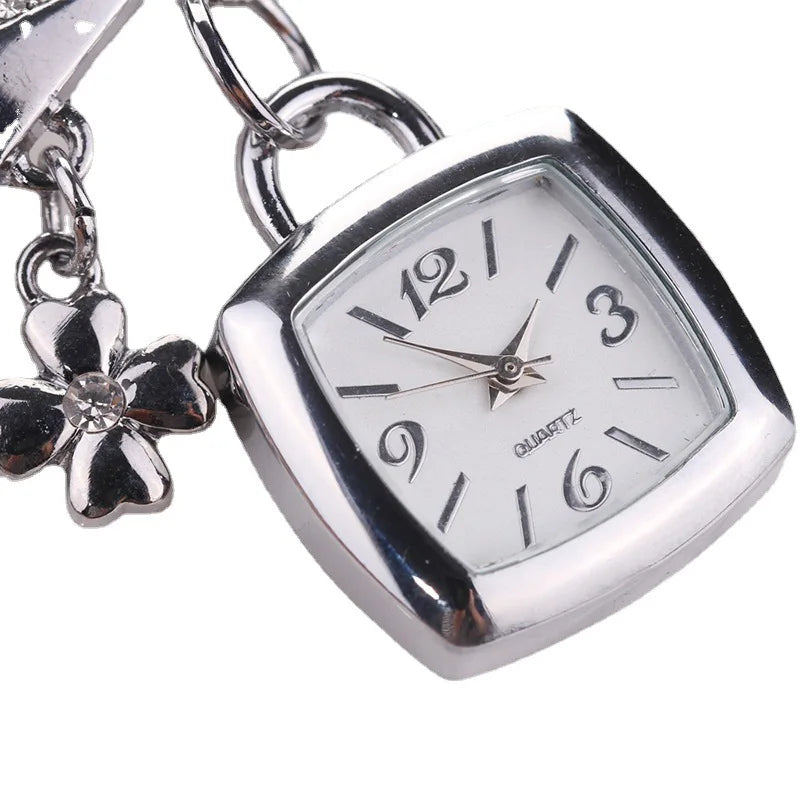 Women Watches with Letters Rhinestone Inlaid Chain Bracelet Flower Pendant Wrist Watch Ladies Dress Watches Gift Zegarek Damski Qme