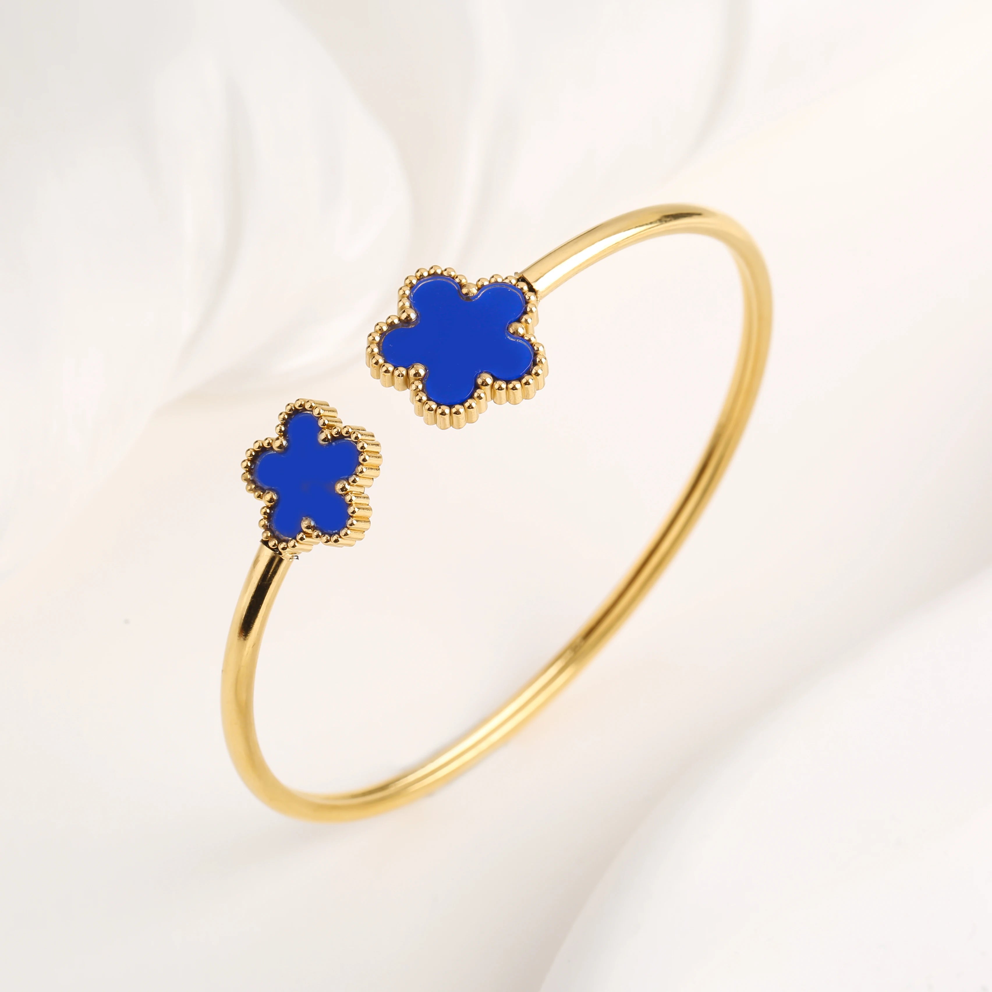 Fashion Stainless Steel Five Leaf Flower Open Bangle Bright Anti Allergy Waterproof Charm Texture High Quality Jewelry Clover Qme 7