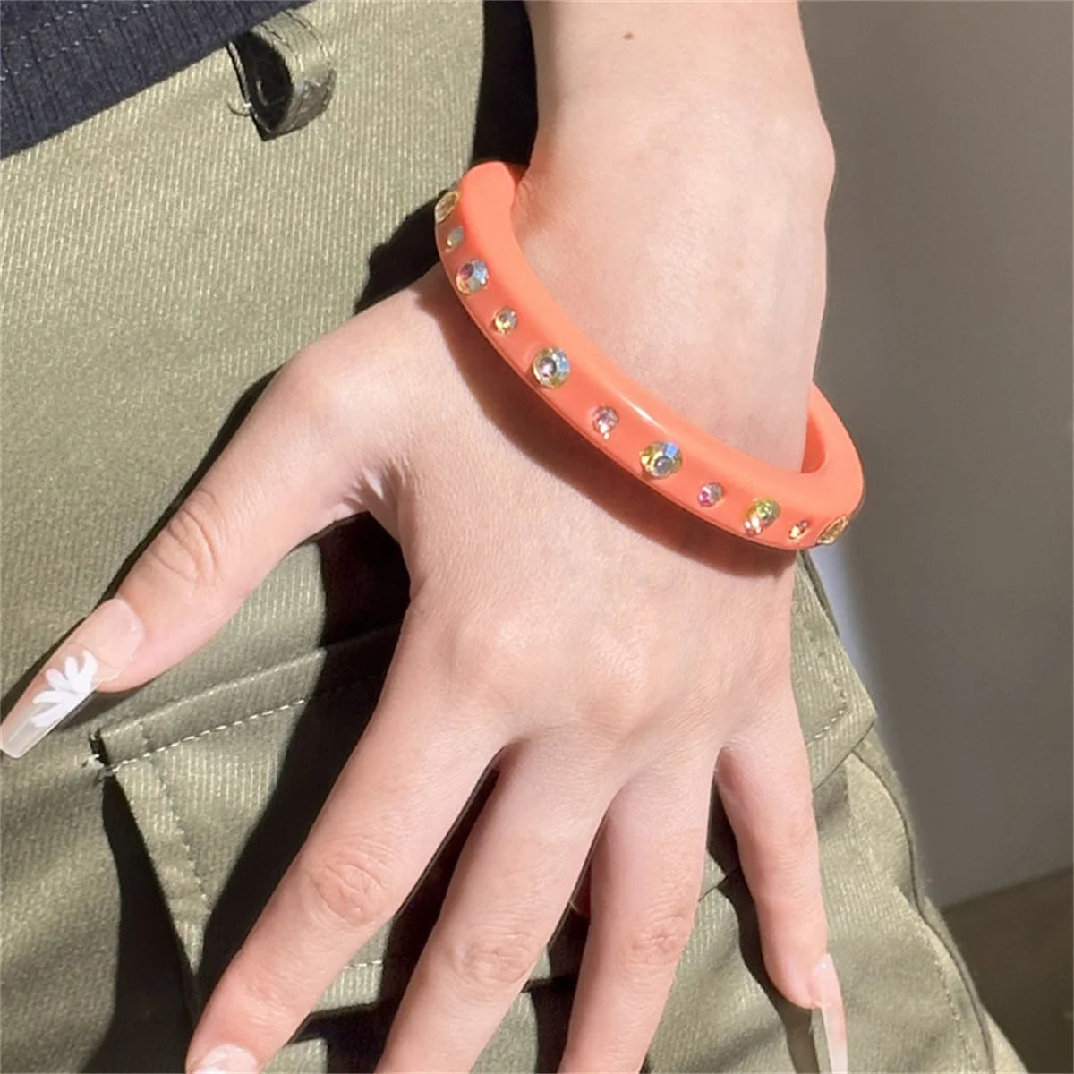 Ins Big Crystal Resin Bangle for Women Acrylic Geometric Wide Round Love Charm Cuff Bangles Fashion Jewelry Hip Hop Bracelet Qme ju 70mm