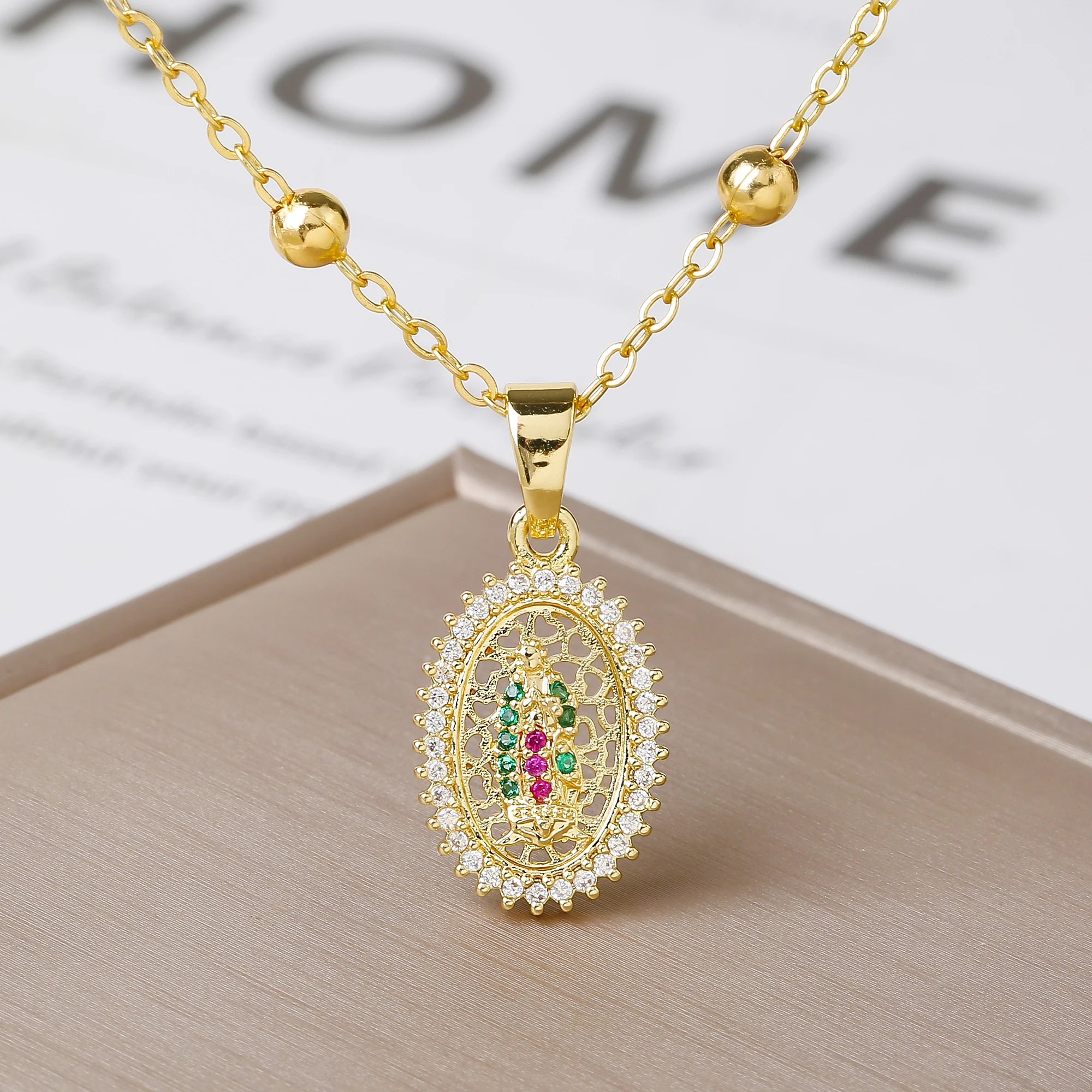 Gold/Rose Gold Virgin of Guadalupe Oval Pendant Necklace Rhinestone Filigree Hollow Religious Catholic Necklace for Women Gift Qme 1