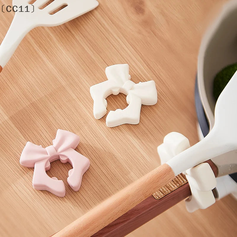 CC11Bow Spatula Holder Silicone Bow Shaped Spoon Rest Anti-scalding Qme