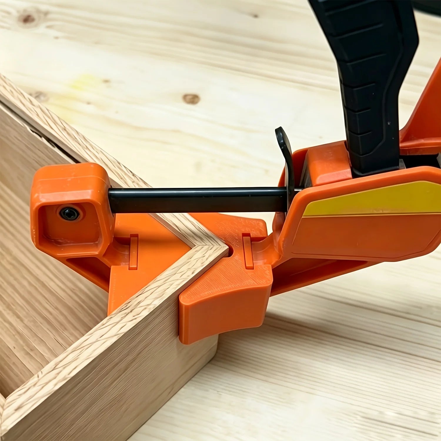 2pcs new angle clamp adapter, woodworking fixture, can provide angle clamping for carpenters and projects. Qme
