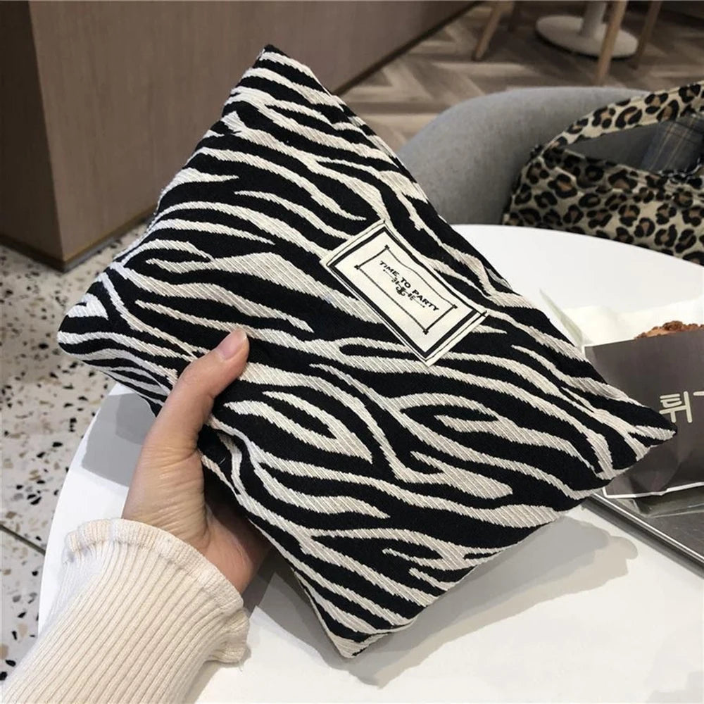 Random Zebra-Print Makeup Bag Toiletry Bag Women'S Handbag Clutch Bag Convenient Large Capacity Storage Bag Qme