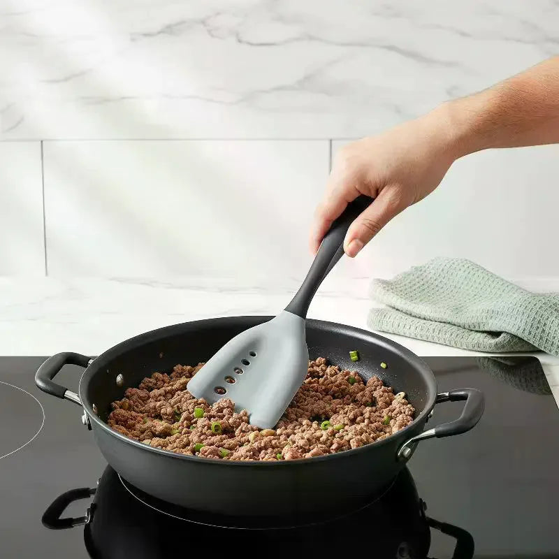 2-in-1 Silicone Mincing Spatula Meat Chopper Shredding Spatula Oil Filtering Non-Stick Meat Grinder Heat Resistant Kitchen Tool Qme