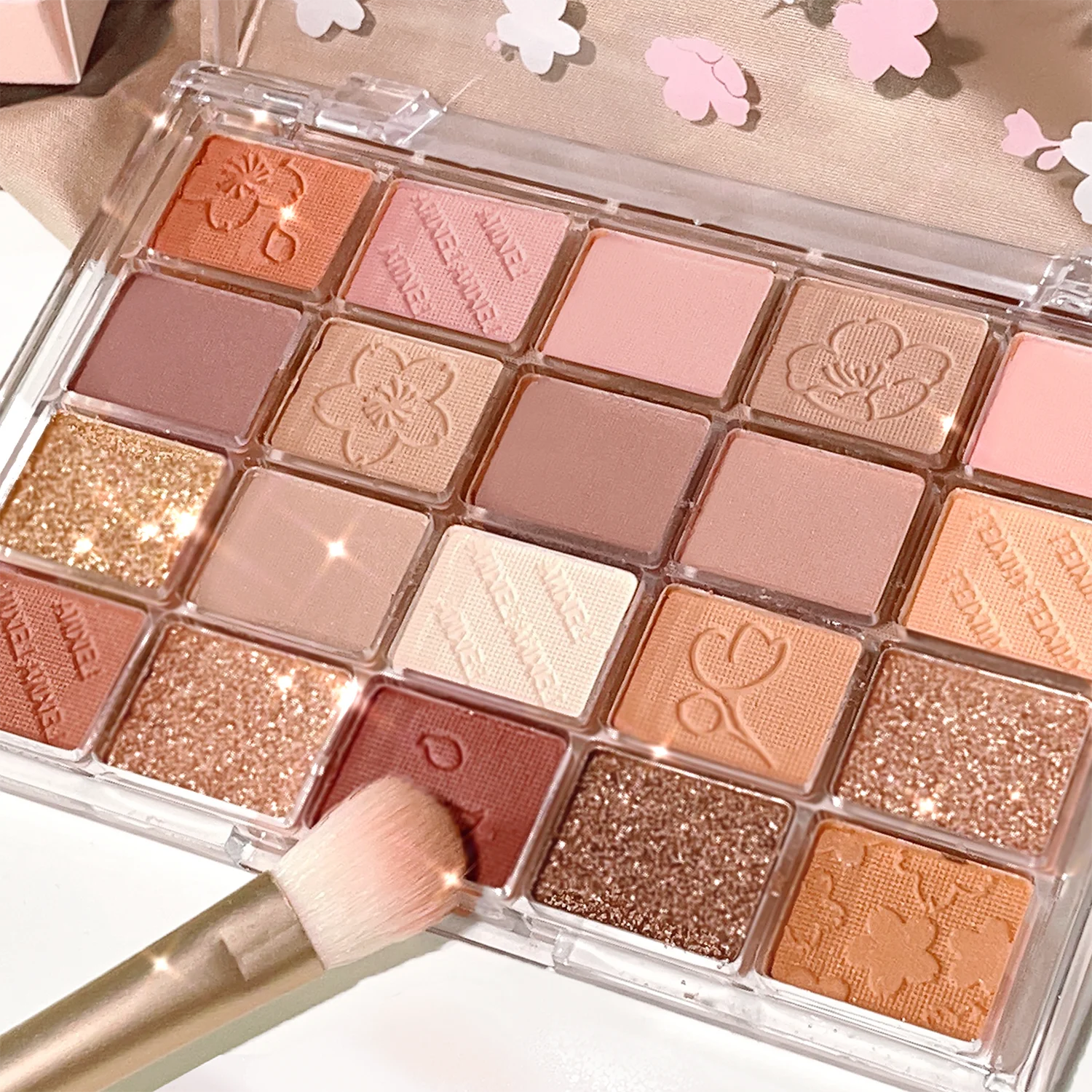 20-Color Eyeshadow Palette Shimmer Matte Highly Pigmented Blendable Qme
