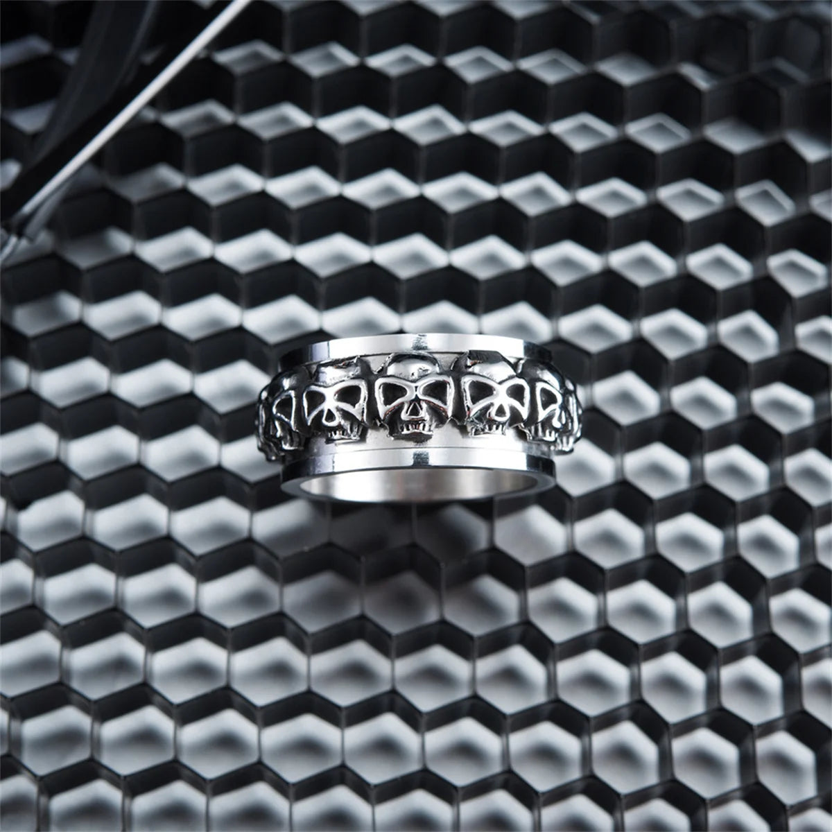 Rotatable Punk Stainless Steel Men Hip Hop Y2k Statement Skull Ring Silver Color Fashion Gothic Jewelry Rings Women Boys Qme