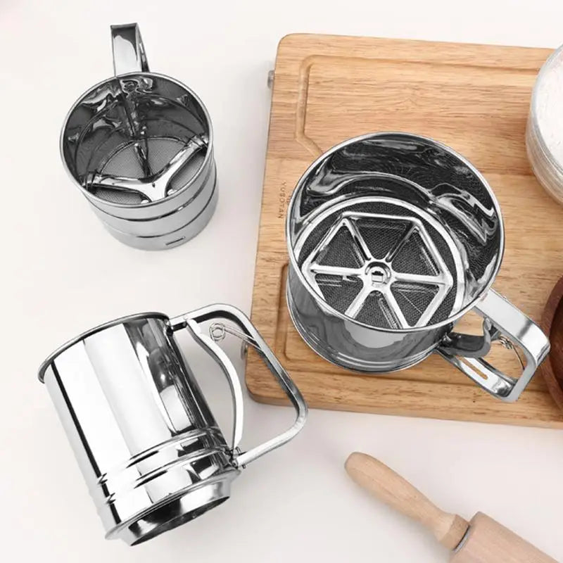 Stainless Steel Flour Sieve Cup Powder Sieve Mesh Kitchen Gadget For Cakes Hand-Screened Sugar Mesh Sieve Baking Sieve Strainer Qme