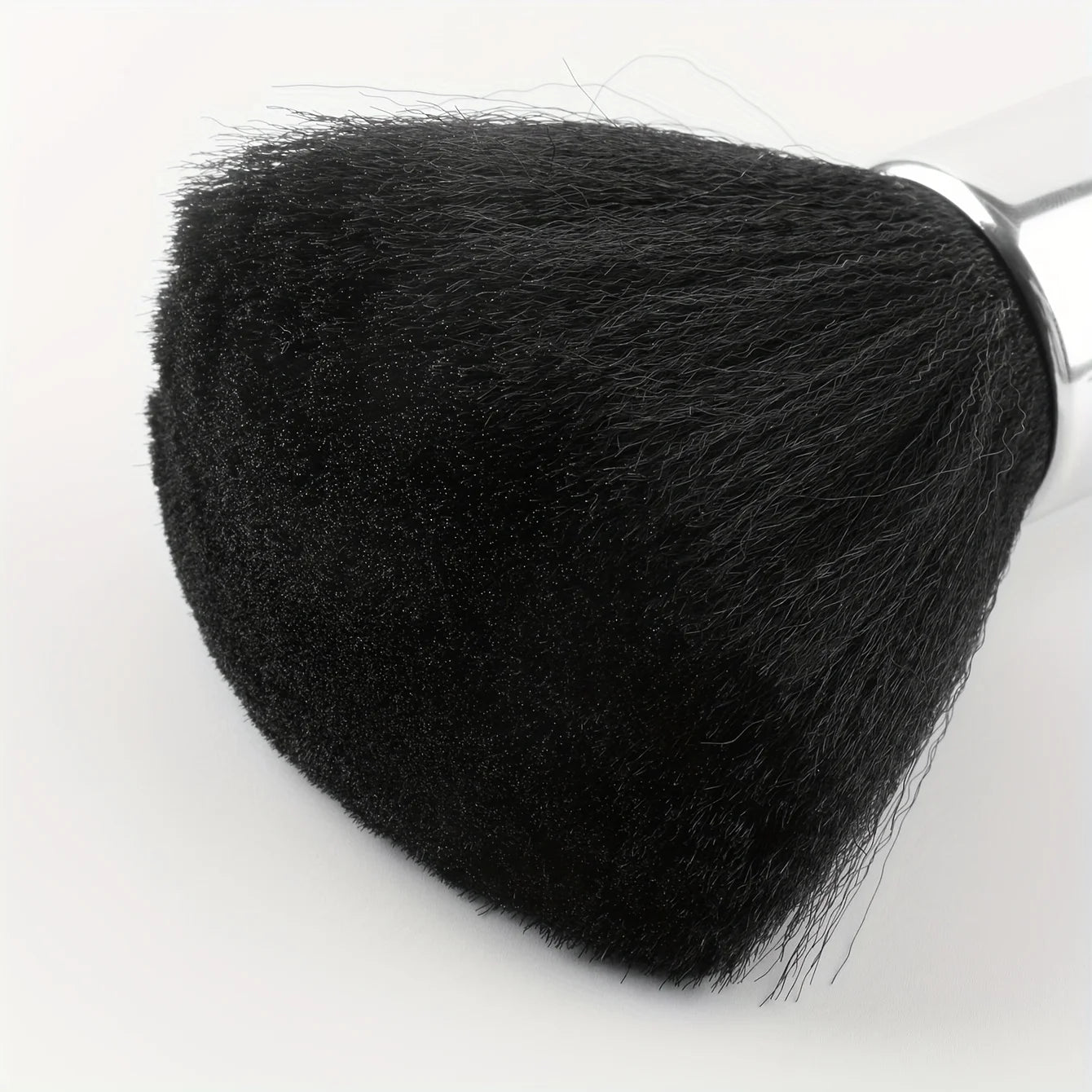 Hair grooming tools, including combs for combing hair, professional hair grooming tools, and items for hair salons. Qme
