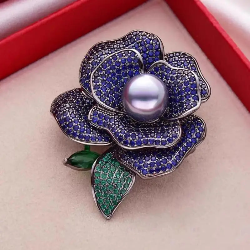 Trendy New Flowers Women Brooch Elegant Pearl Camellia Pins Fashion Female Party Coat Dress Scarf Accessories Jewelry Gift Qme A2