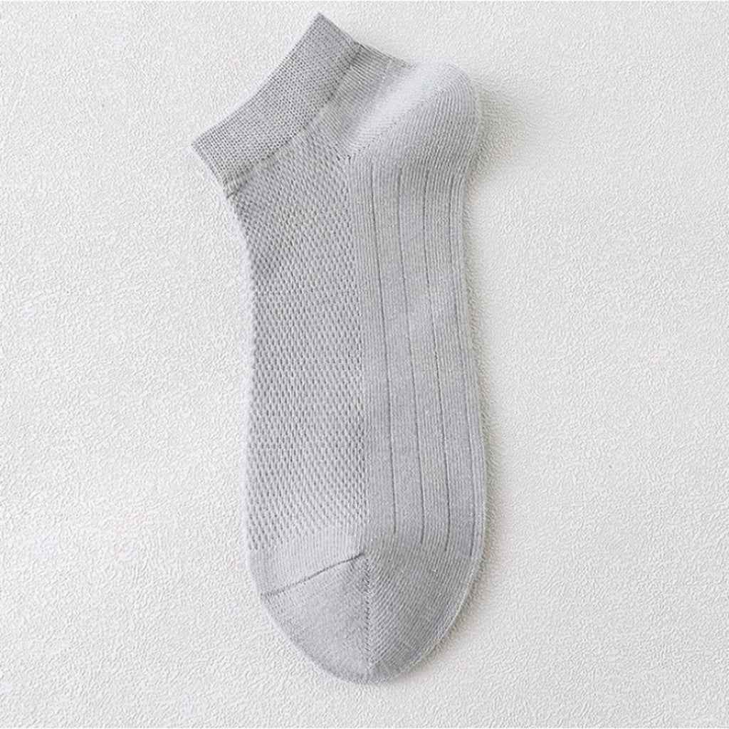 Men's Summer Breathable Sweat Absorbing Thin Mesh Sports Socks Solid Color Casual Elastic Soft and Comfortable Low Cut Socks Qme Gray One Size