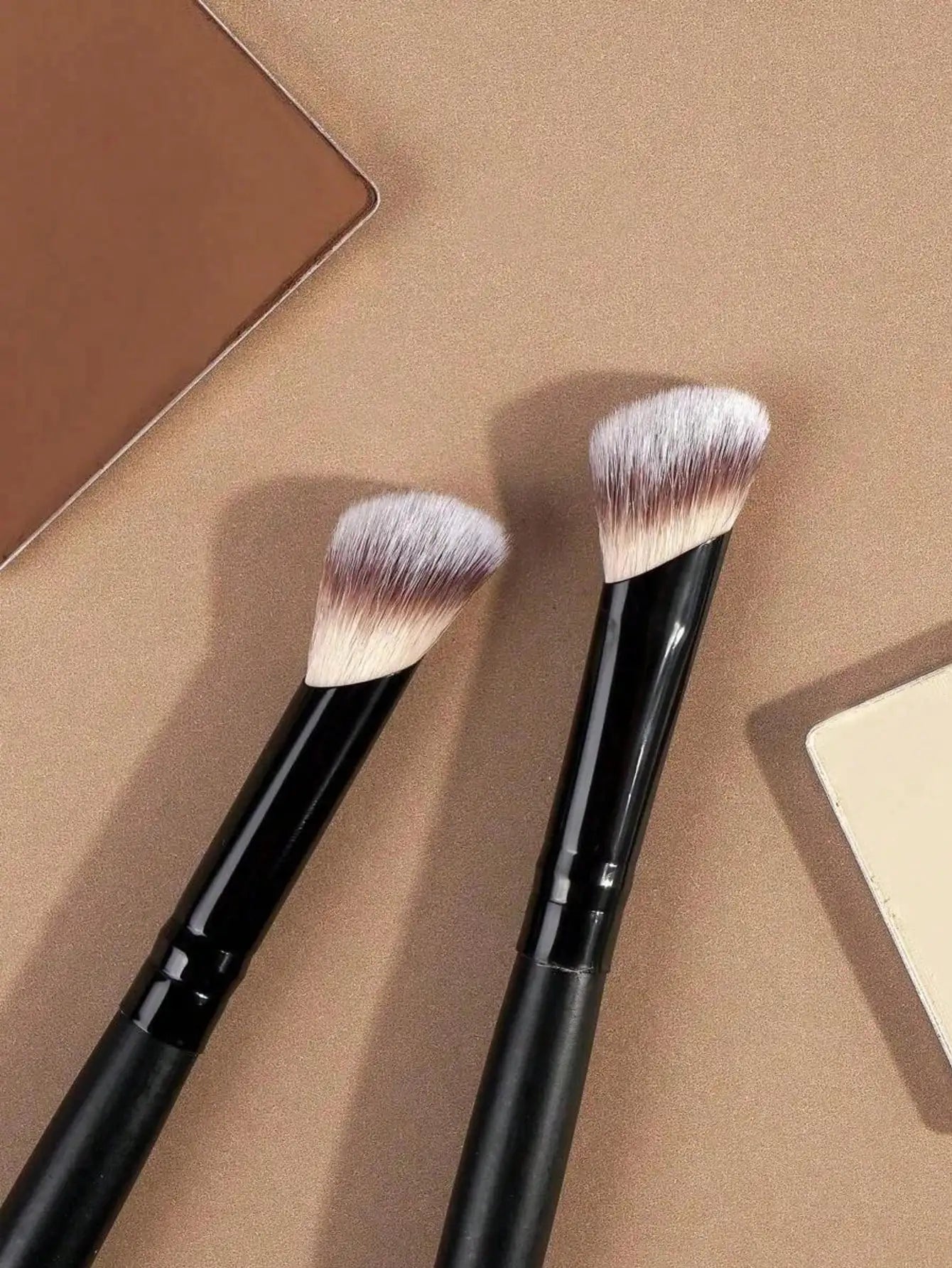 Professional Facial Double-ended Makeup Brush Paper Box Bevel&taper Qme