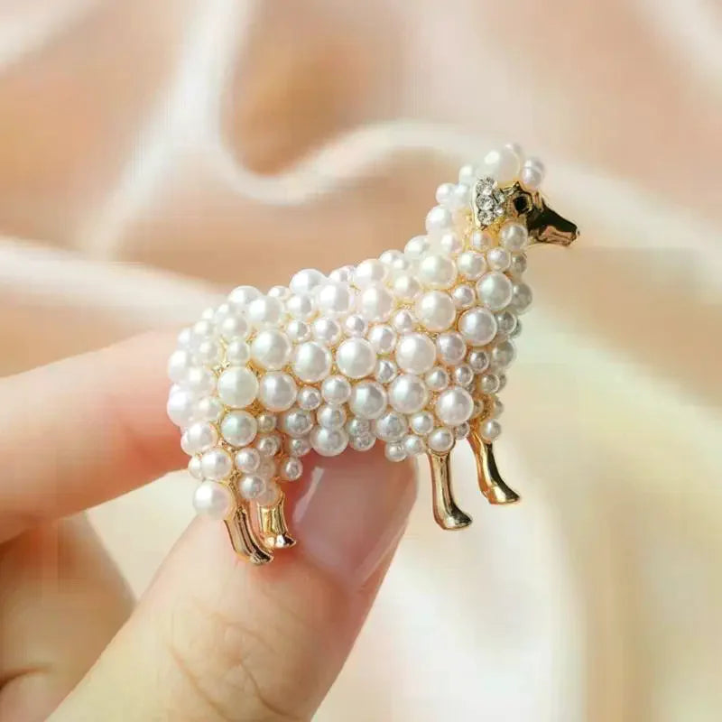 1Pcs Fashionable And Elegant Lady Creative Animal Pin Buckles Women Men Classic Sheep Exquisite Brooch Badges Qme