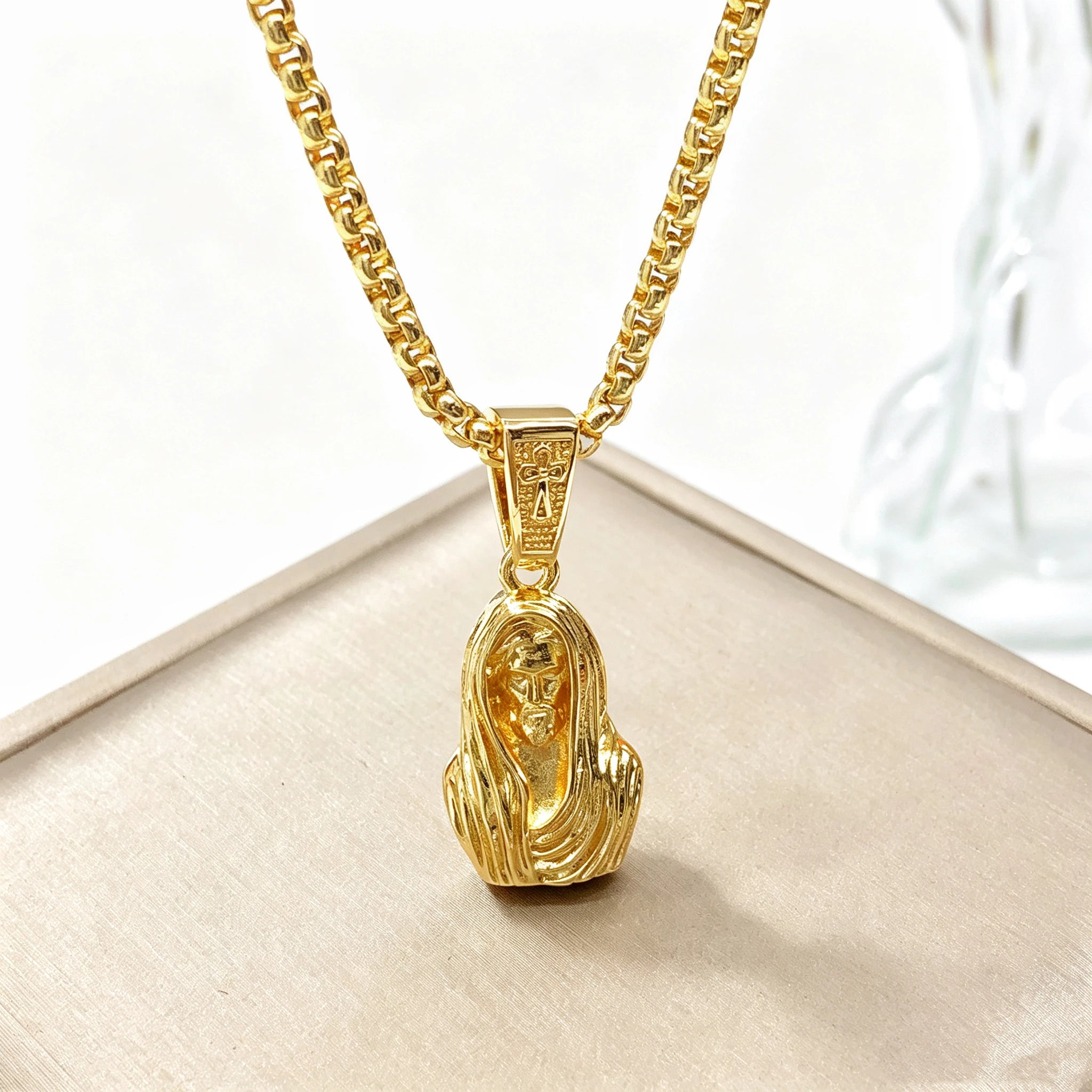 High-Quality Gold-Plated 3D Thick Jesus Portrait Stainless Steel Chain Necklace Classic Men Women Party Religious Faith Jewelry Qme 2