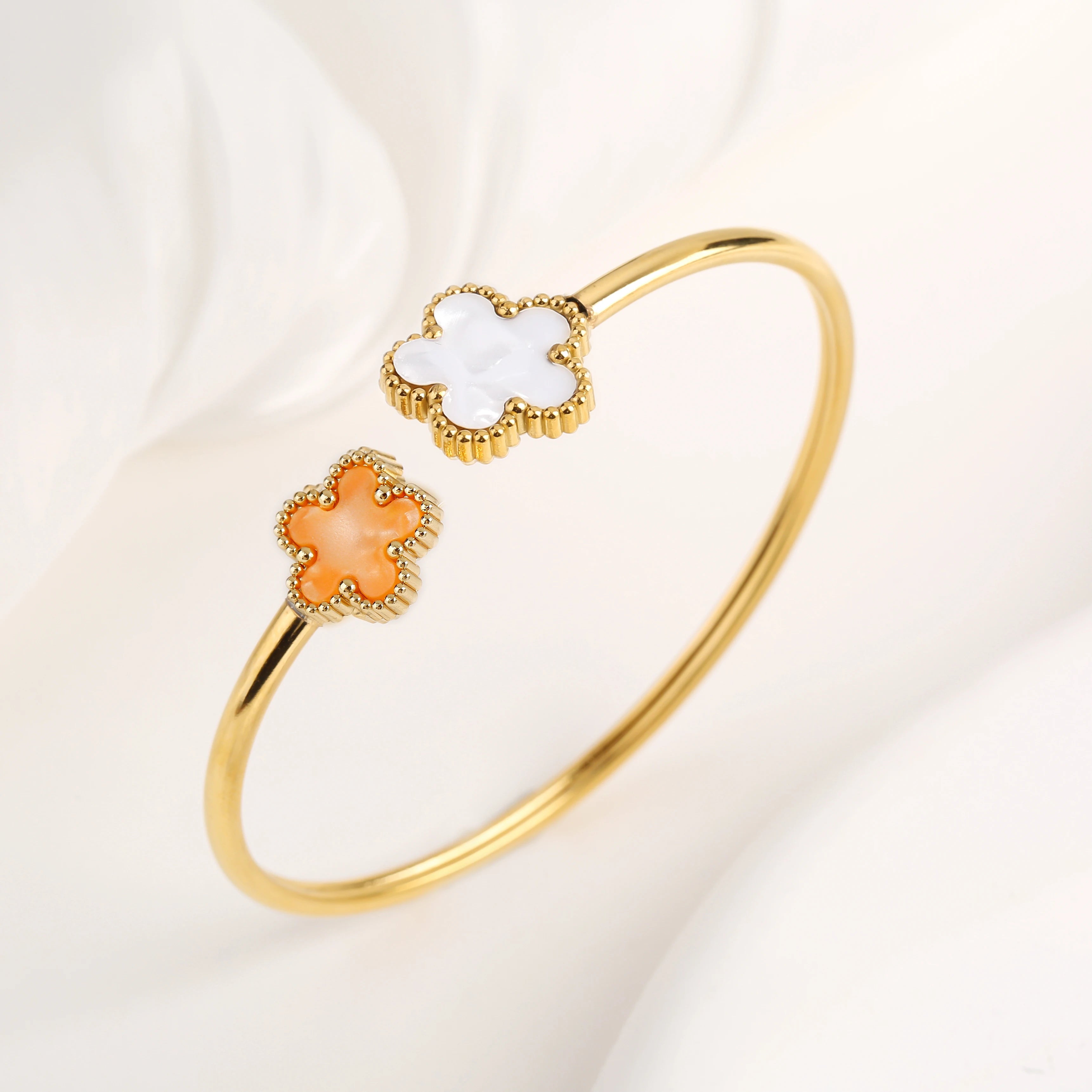 Fashion Stainless Steel Five Leaf Flower Open Bangle Bright Anti Allergy Waterproof Charm Texture High Quality Jewelry Clover Qme 12