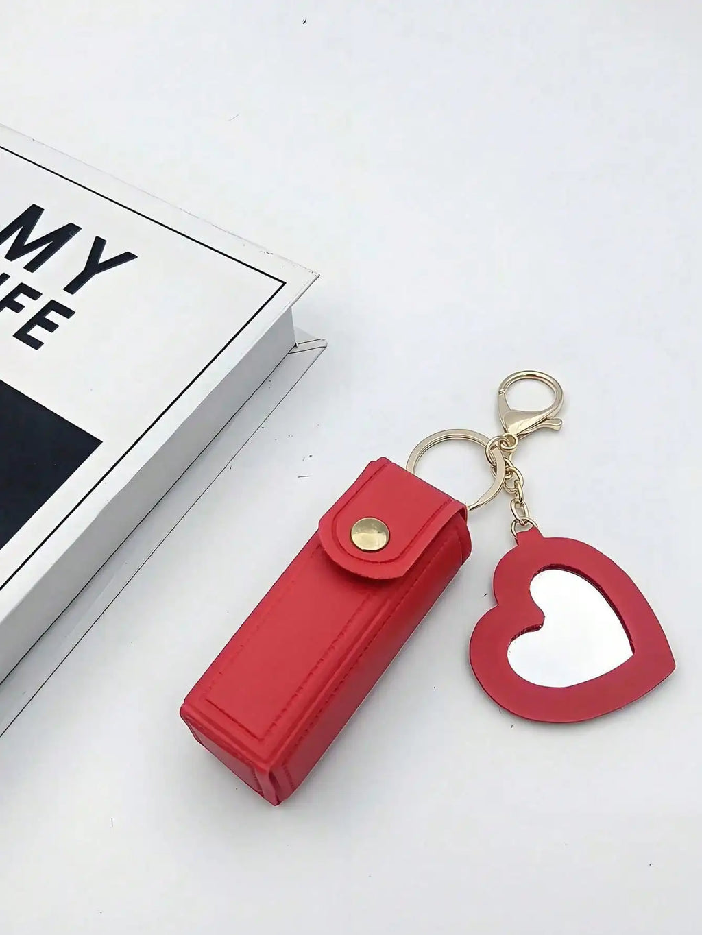 Lipstick Holder Heart-shaped Mirror Useful Women Makeup Key Chain Qme red