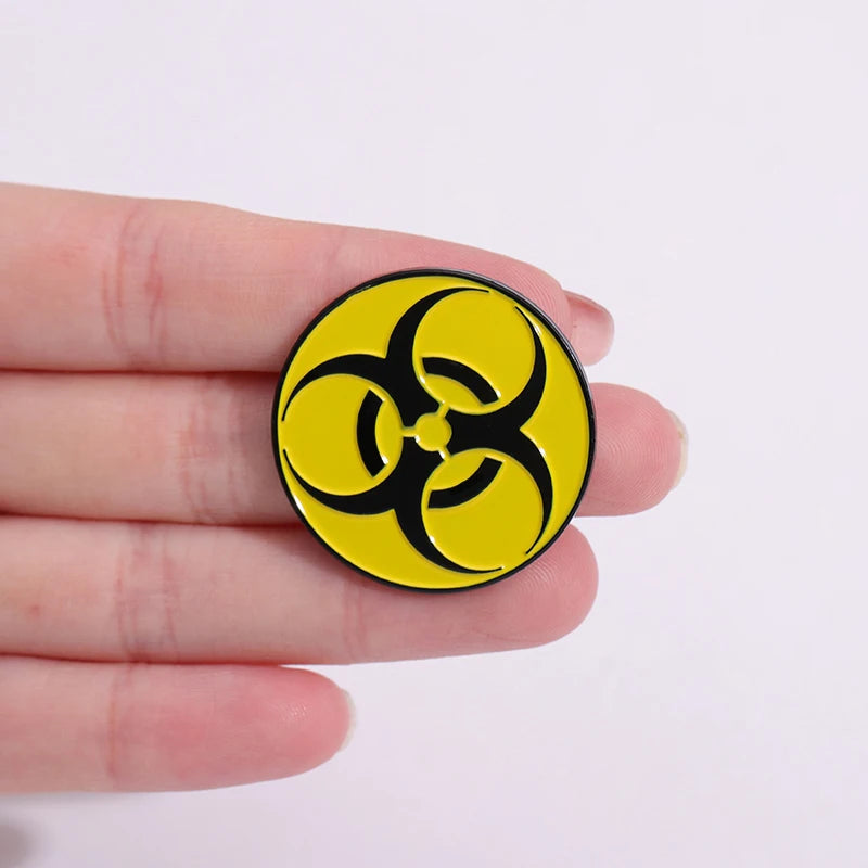 Radioactive Sign Brooch Radiation Symbol Nuclear Enamel Pin Attention! Backpack Metal Badges Lapel for Jewelry Wholesale Qme