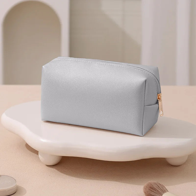 A 1pcs PU Leather Portable Toiletry Bags Waterproof Travel Make Up Bags for Women Small Medium Large Cosmetic Organizer Bags Qme Silver Small